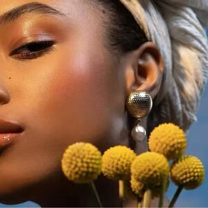 Pearl drop earrings M505